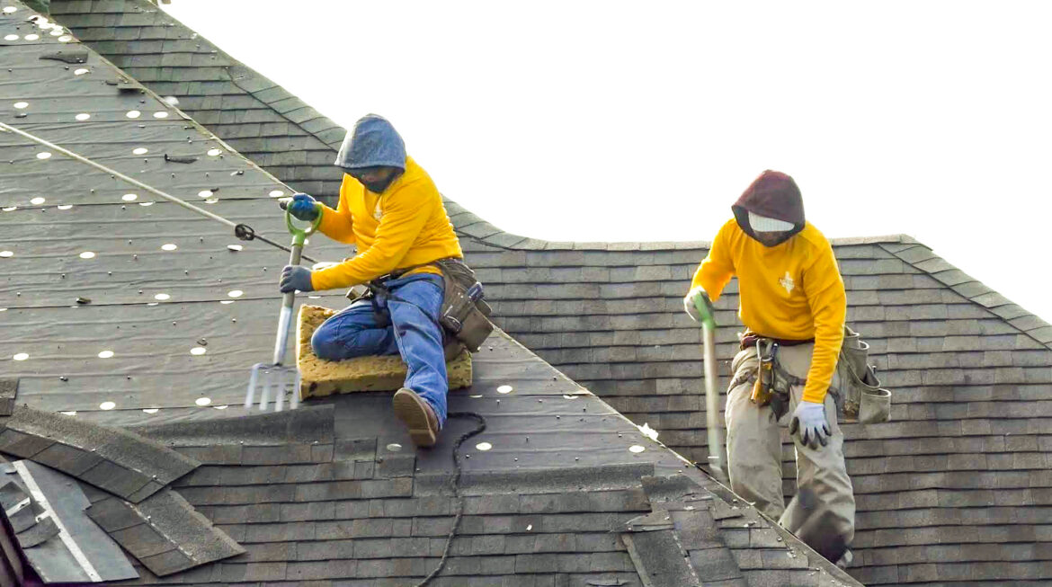 How to Know When to Hire Roofing Services